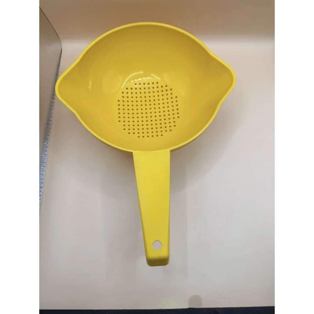 Vtg‎ Colander Strainer Yellow Tupperware Small 1 Qt Double Spout 1 Handle 1200